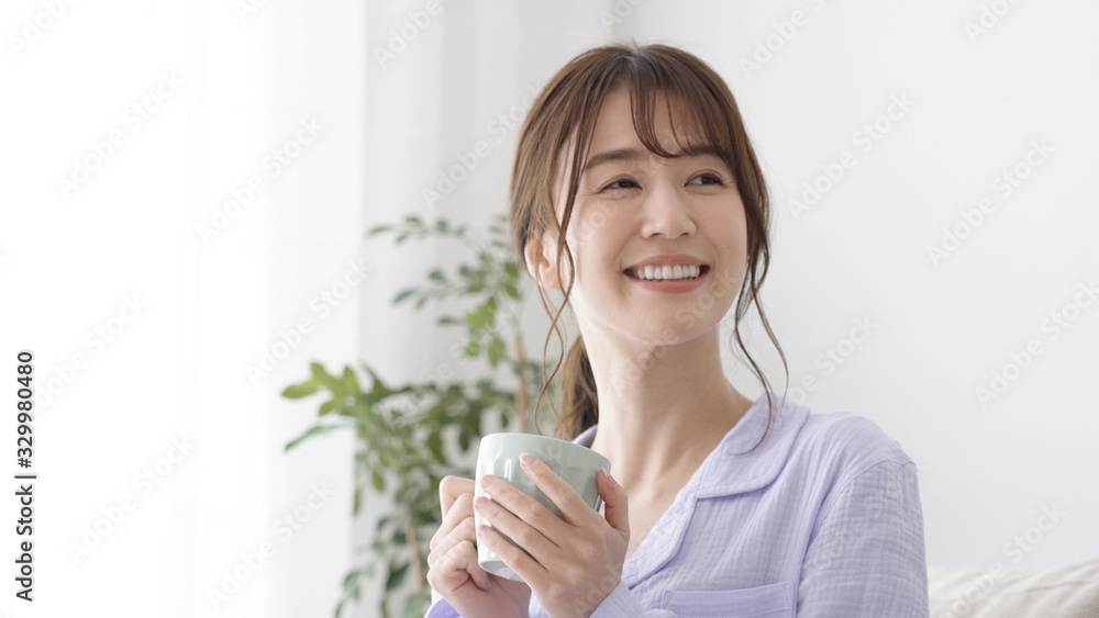 女性 起床 女性 起床