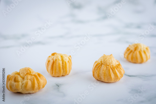 Delicious eclair vanilla cr...