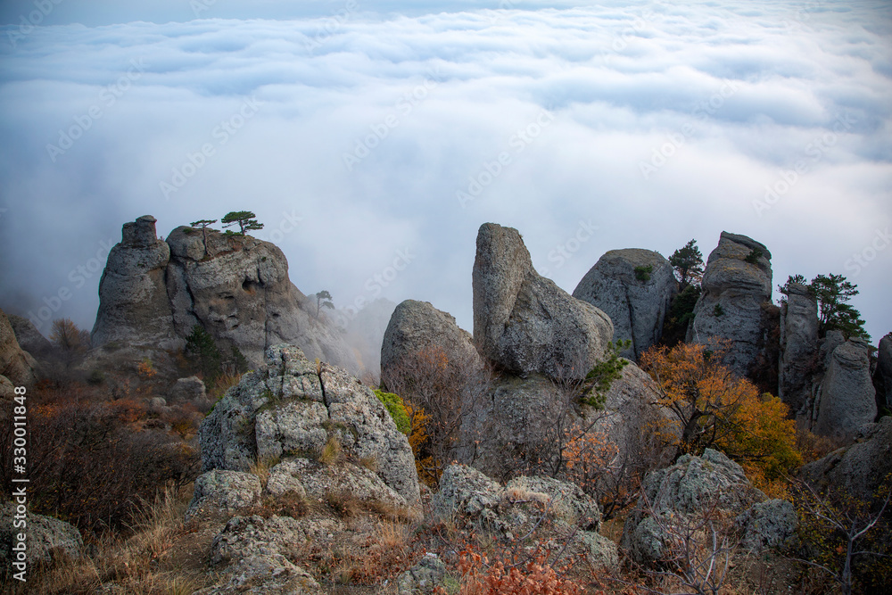 Misty evening in the Valley of the Ghosts on Demerdzhi