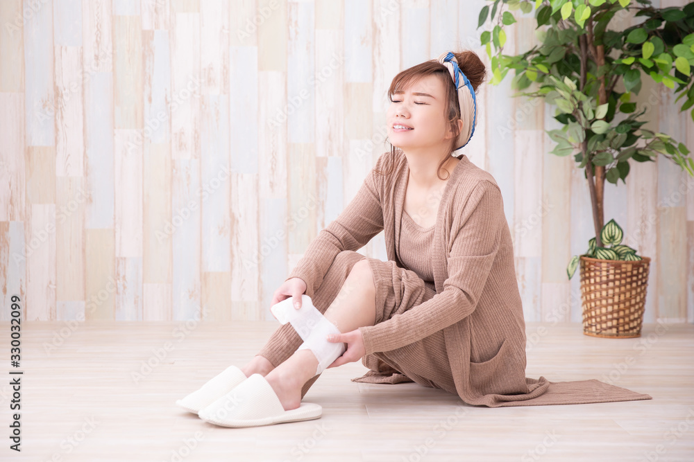 ルームウェアの女性 ルームウェアの女性