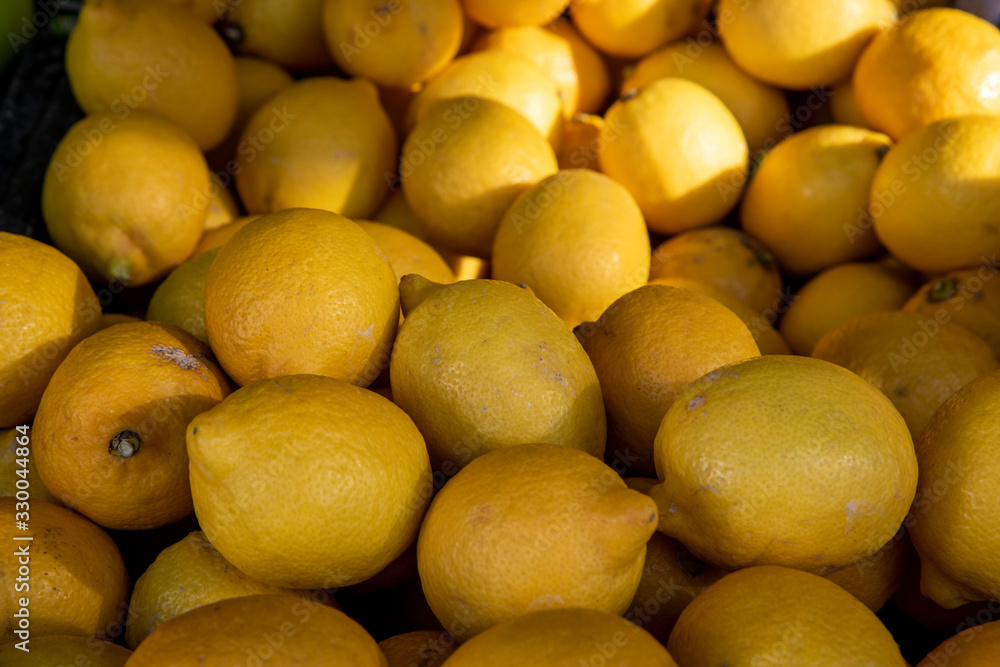 fresh lemons in the market