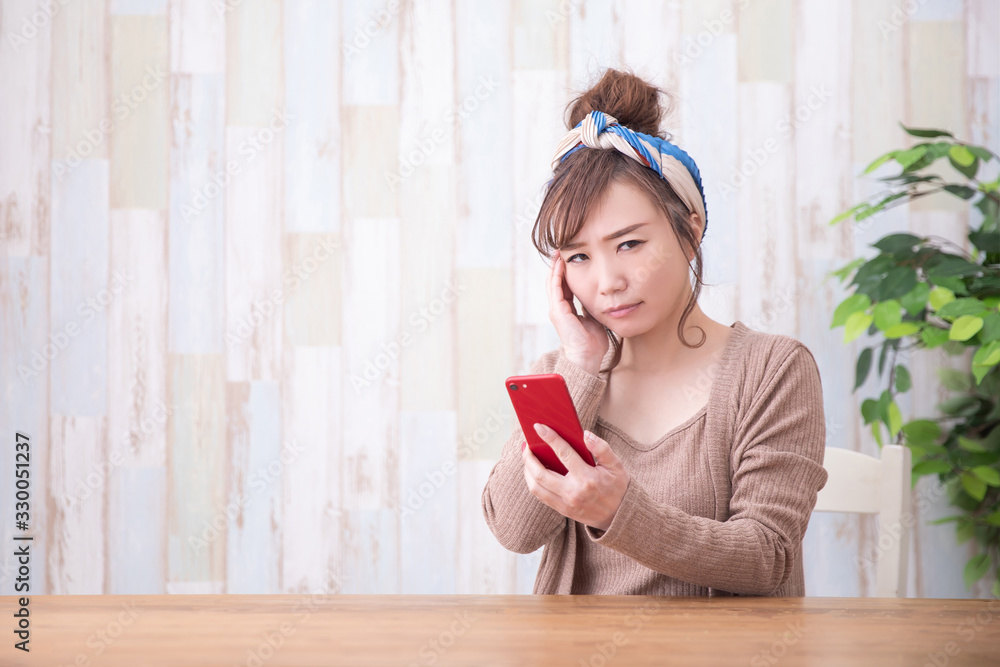 ルームウェアの女性