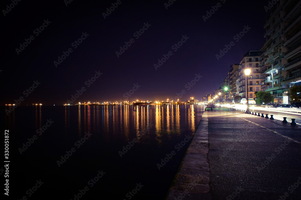 thessaloniki at night
