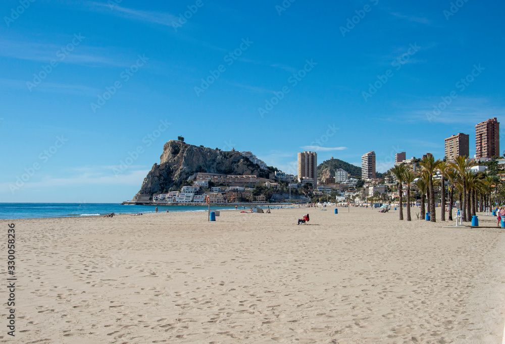 Poniente beach is a sandy beach in the municipality of Benidorm in the province of Alicante (Spain) Poniente beach is a sandy beach in the municipality of Benidorm in the province of Alicante (Spain)