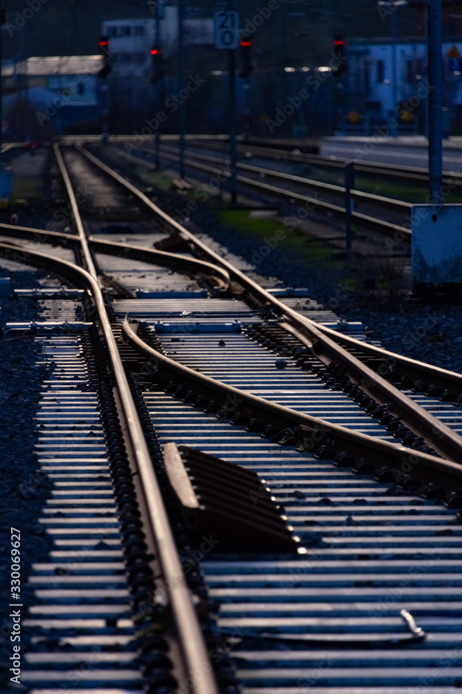 Weiche Weichen Schienen Gleise Eisenbahn Bahnhof Technik Richtung Fluchtpunkt Struktur Hintergrund Transport Symbol Entscheidung Weg Zukunft Fluchtpunkt Hintergrund Railway Schwellen blaue Stunde Weiche Weichen Schienen Gleise Eisenbahn Bahnhof Technik Richtung Fluchtpunkt Struktur Hintergrund Transport Symbol Entscheidung Weg Zukunft Fluchtpunkt Hintergrund Railway Schwellen blaue Stunde