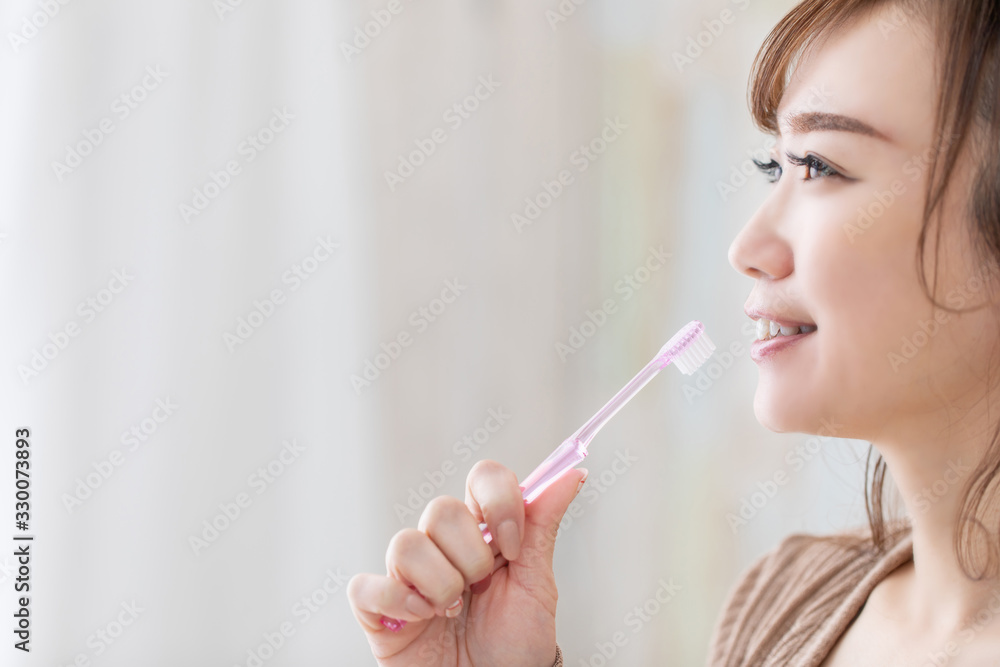 ルームウェアの女性 ルームウェアの女性