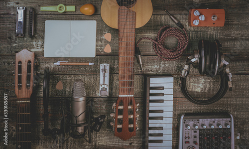 Fotografie Flat lay concept of singer, songwriter, and music producer with home recording e