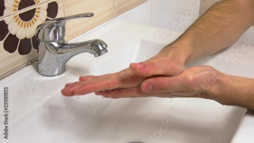 Wash hands properly to avoid coronavirus photo