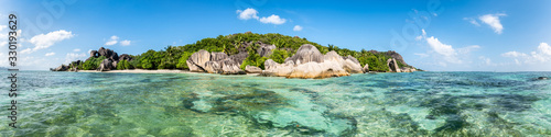 Obraz na plátně Tropical island in the Seychelles