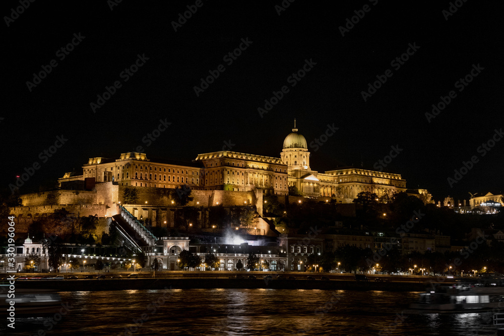 Castillo de Buda de noche , Budapest, Hungría