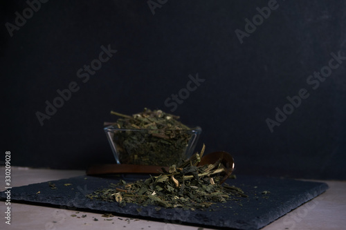 Wallpaper Mural Té de ortiga y cuchara de metal Torontodigital.ca