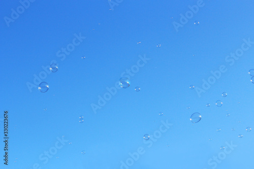 Wallpaper Mural 青空にシャボン玉 Torontodigital.ca