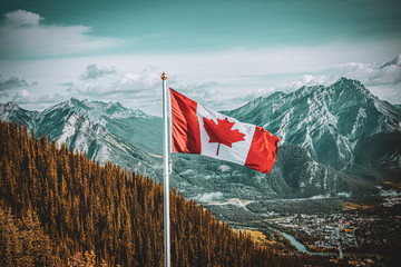 Fototapete Kanada Kanadische Flagge Landschaft  © Capturedbykeeleigh