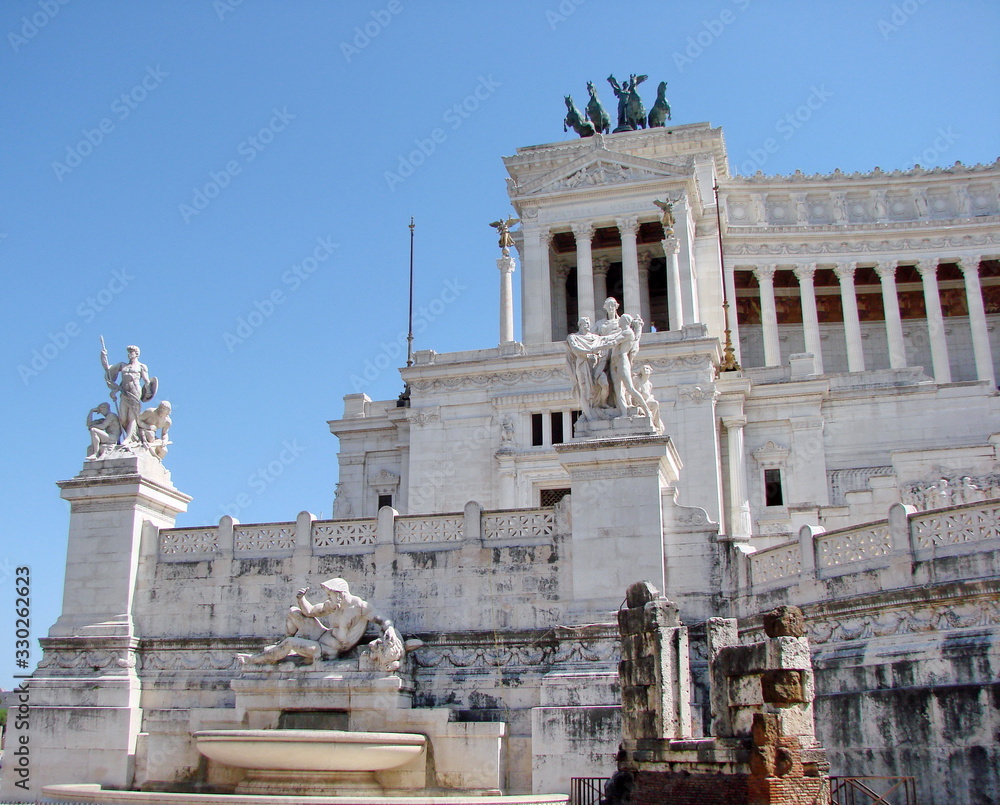 Panorama of sculptural compositions from the time of the mighty Roman Empire, which has survived to this day.