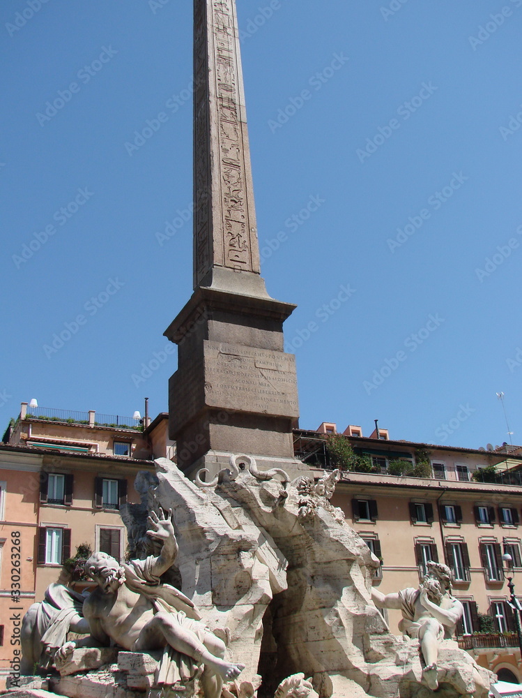 Fototapeta premium Millennium monuments of the architecture of the eternal city that are amazingly preserved to this day.