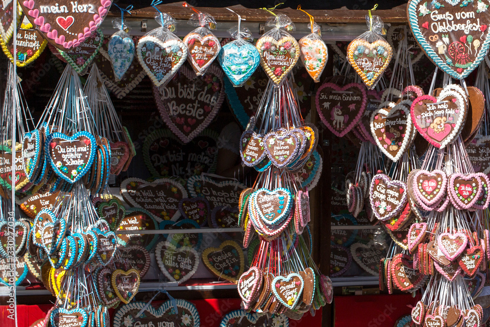 folk festival, hearts made of gingerbread