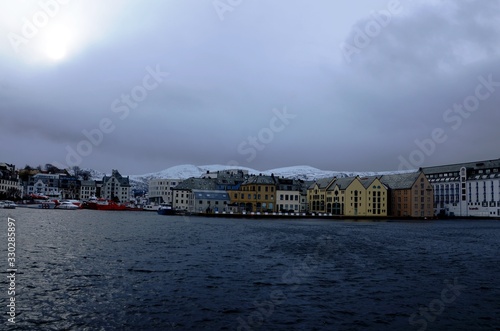 Ville de Alesund (Norvège) © virginievanos