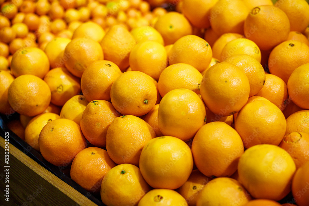 citrus oranges in the store