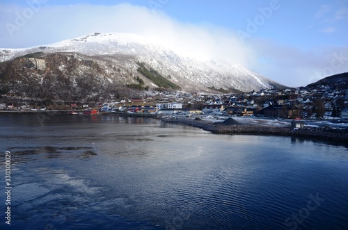 Passage du cercle polaire arctique à bord de l’Express Côtier (Norvège) © virginievanos