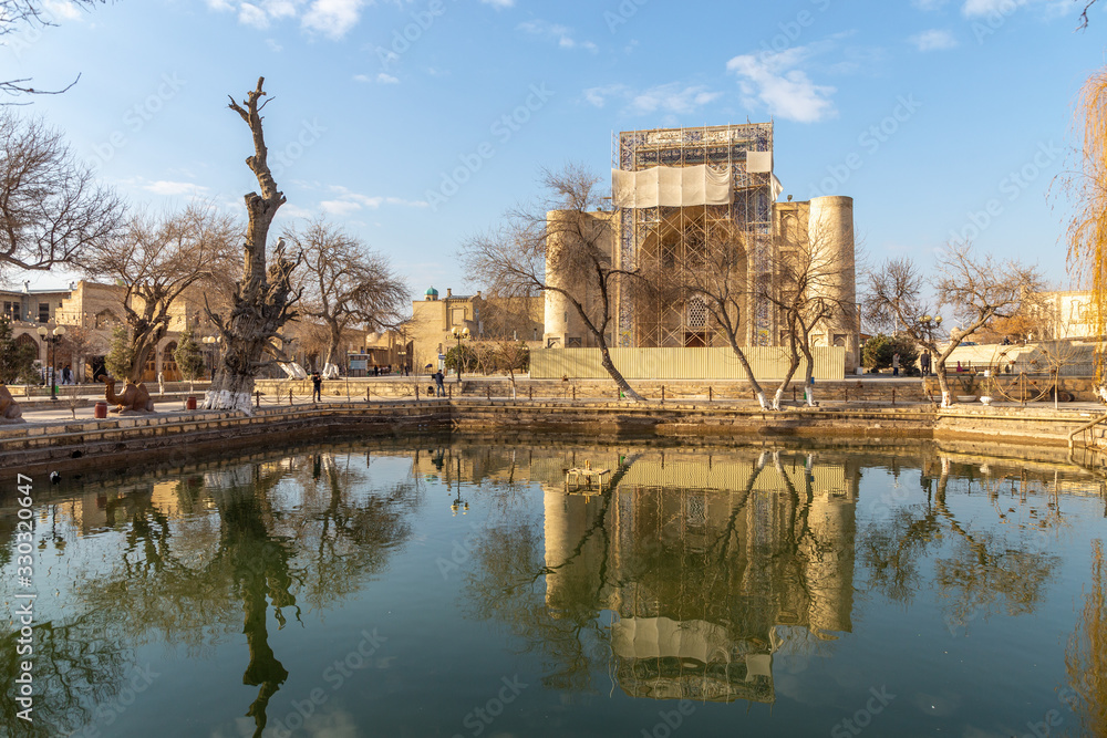 Obraz premium Khanaka of Nadir divan-begi. Labi Hovuz architectural complex, Bukhara city, Uzbekistan