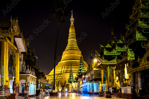 Illuminated Shwedagon Pagoda at night