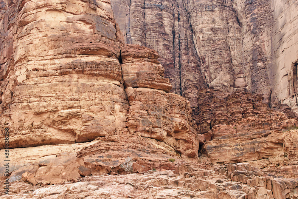 Wadi Rum rock desert details