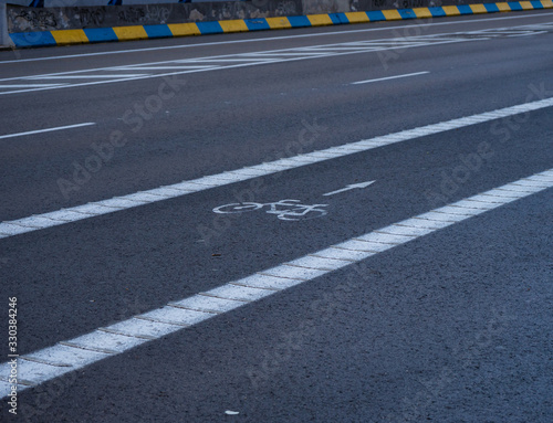 carril bici :necesario y obligatorio en las grande ciudades