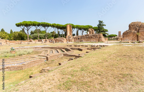 Tableau sur toile ruins and the Octagonal fountain of the Domus Flavia on the Palatine Hill, Rome,