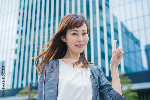 Free Download ビジネスウーマンのポートレート - GFXLoad