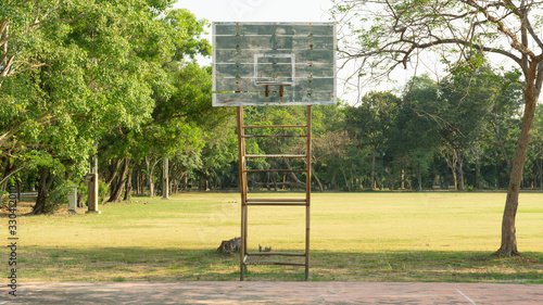 Canvas Print old white basketball backboard outdoor