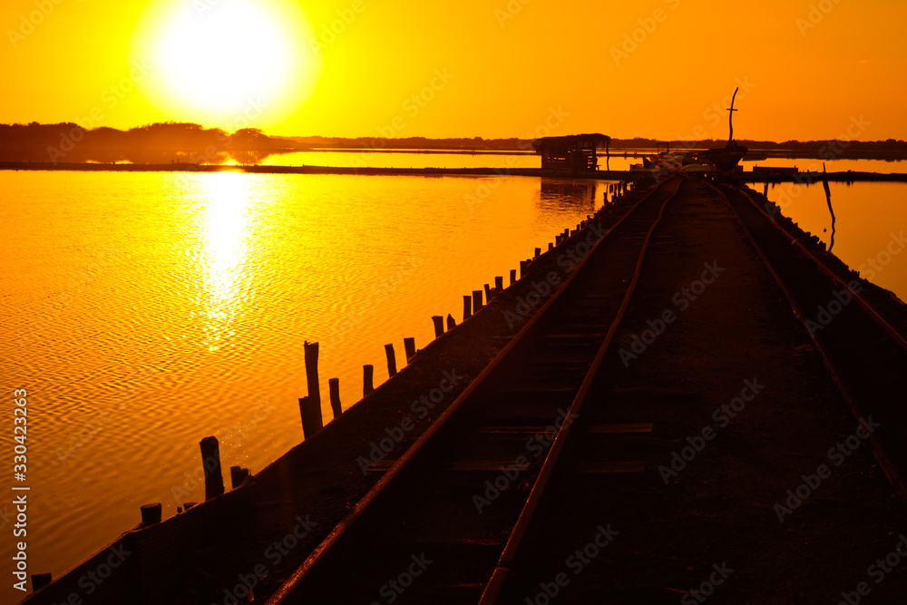 Fototapeta premium sunset on the pier