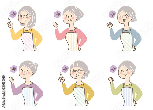 怒るシニア女性　エプロン　セット