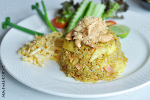 stir fried rice with pineapple, pineapple fried rice
