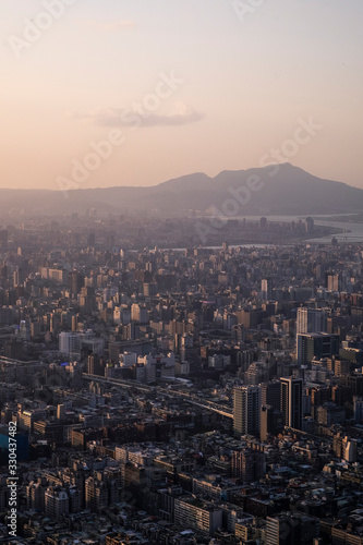 대만 타이페이 스카이라인이 보이는 도시사진