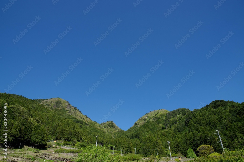 青空と山