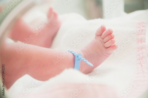 新生児の脚