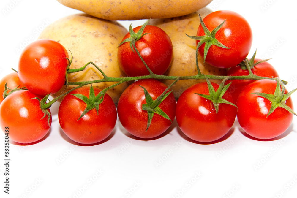 Frische Kartoffeln mit Tomaten Frische Kartoffeln mit Tomaten