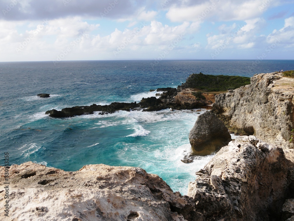 Pointe des châteaux côté du souffleur en Guadeloupe