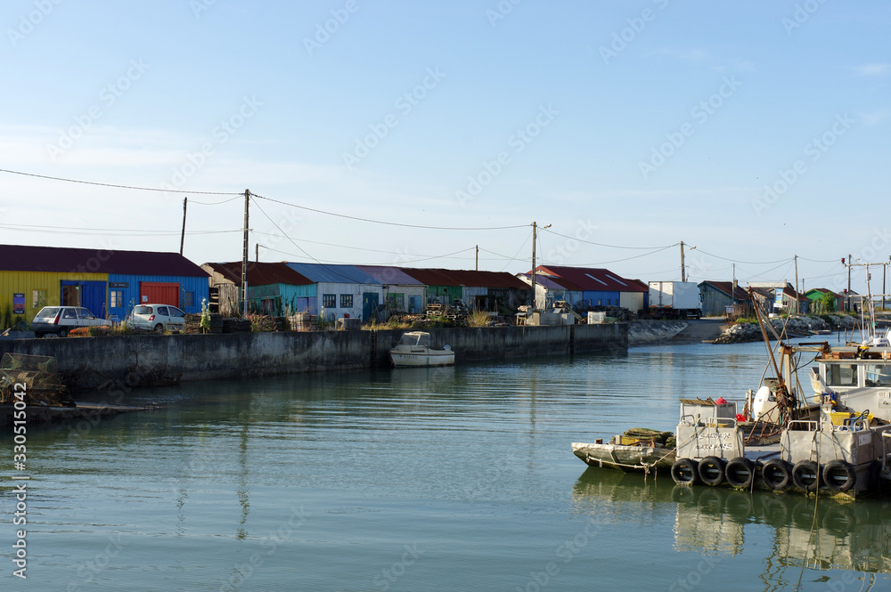 Fototapeta premium Maisons de pêcheurs sur pilotis à Oléron