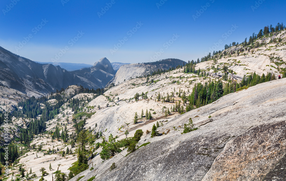 Naklejka premium At Olmsted Point in Yosemite National Park, with view to Clouds Rest, USA