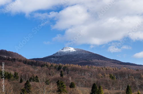 Fototapeta Naklejka Na Ścianę i Meble -  Bieszczady zimą połoniny