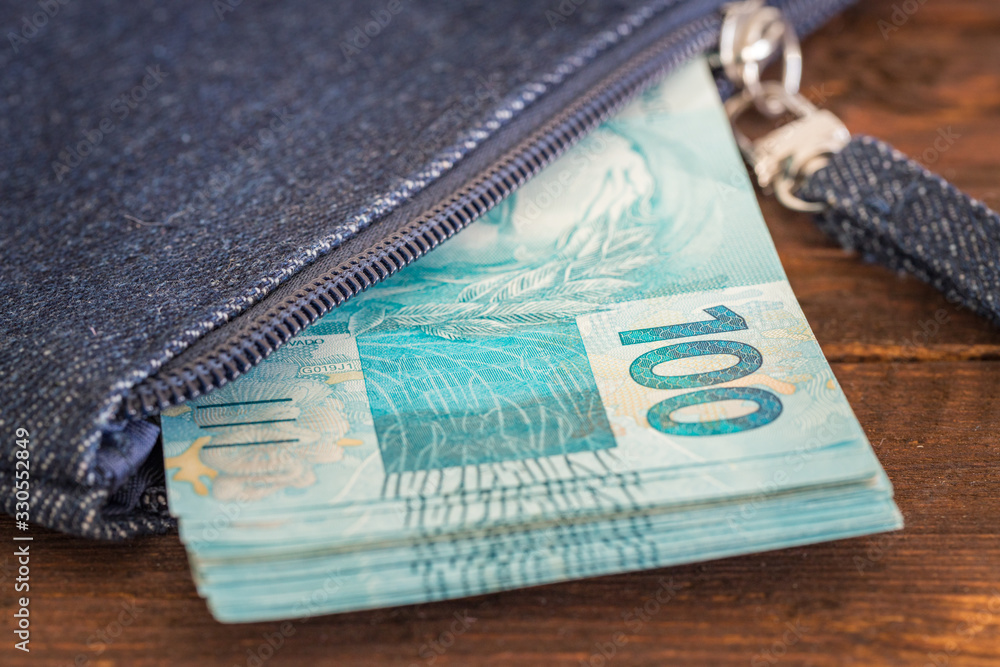 Obraz premium Brazilian money, banknote 100 reais