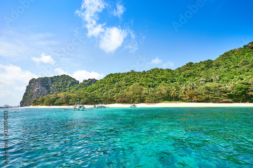 Beach of so called "Helicopter Island", next to El Nido, Palawan, Philippines © marako85