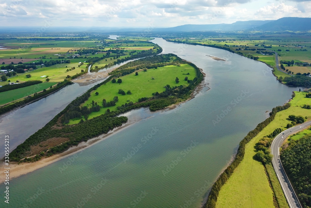 Shoalhaven River in Australia across the country side