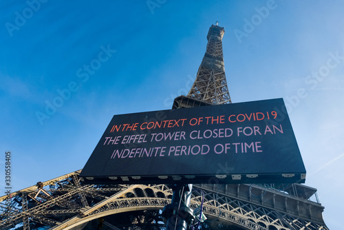 Canvas Print coronavirus tour eiffel paris france