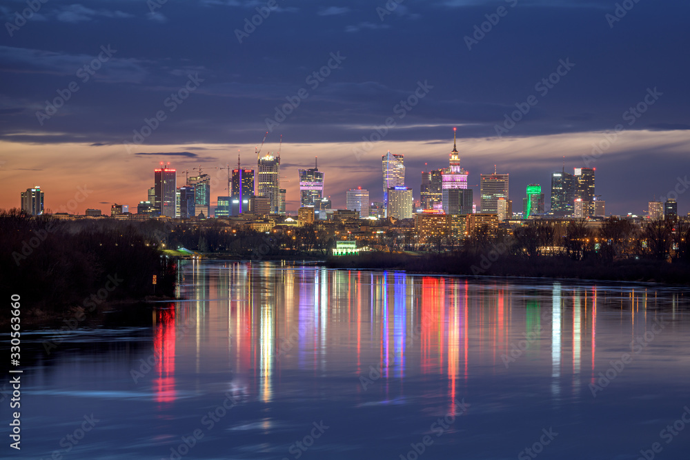 Naklejka premium Warszawa nocą - panorama Warszawy