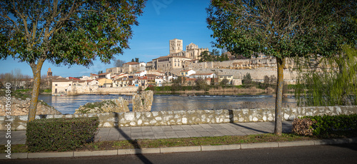 Panorama de la vieja y monumental ciudad de Zamora con el rio Duero, España  photo
