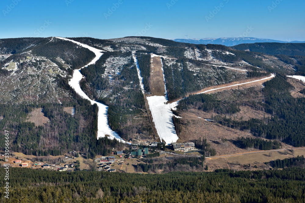 Naklejka premium Czechy - stoki narciarskie w Sudetach