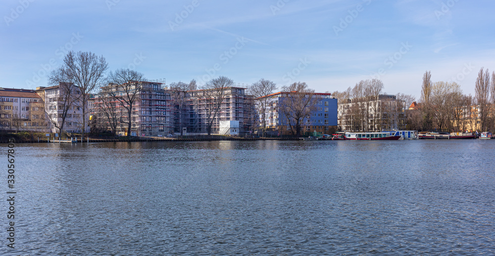 Berlin Spree Ufer / Spreeknie - Wohnungsneubau am Spreeufer, Schöneweide, Bezirk Treptow Köpenick, Bebauung