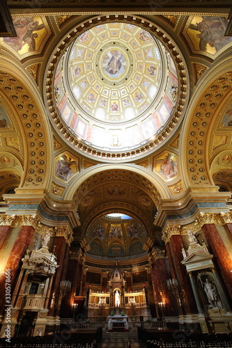  Saint Basilica Stefan in Budapest © moniadk